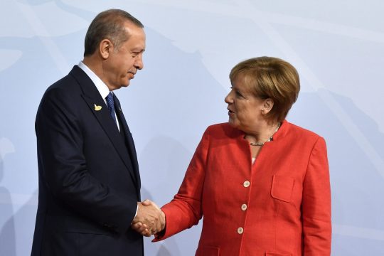 Τηλεφωνική επικοινωνία Ερντογάν – Μέρκελ για τις σχέσεις Τουρκίας – Ε.Ε.