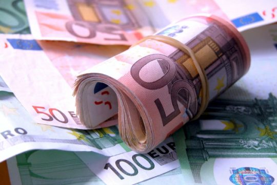 Από το χέρι και στον… εξωδικαστικό