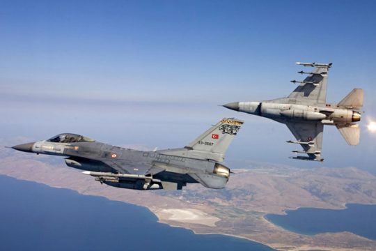 Τουρκικά F-16 «συνόδευσαν» τον αρχηγό του ΓΕΣ
