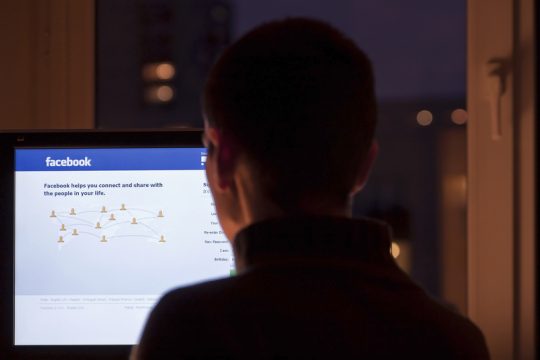 Χείμαρρος αποκαλύψεων με πολιτικές προεκτάσεις