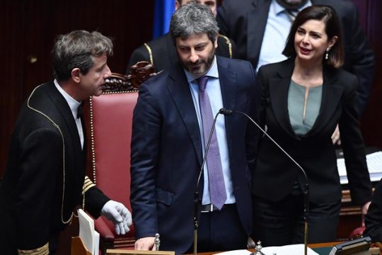 Εβγαλαν «δικό τους» πρόεδρο, ψάχνουν λύση για κυβέρνηση