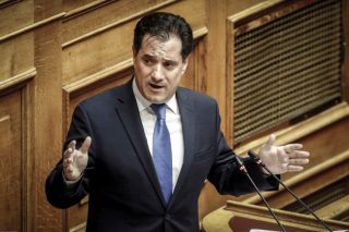 Άδωνις προς σανοφάγους