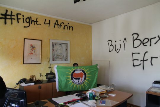 Βίντεο από την εισβολή στο γερμανικό Προξενείο στο Ηράκλειο