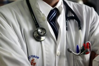 Οι εργαζόμενοι στο «Αττικό» δουλεύουν στο «κόκκινο»