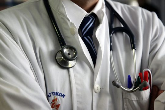 Οι εργαζόμενοι στο «Αττικό» δουλεύουν στο «κόκκινο»