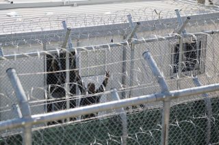 Οικογενειακή σύλληψη μετά την απόρριψη, σε δεύτερο βαθμό, του αιτήματος για άσυλο
