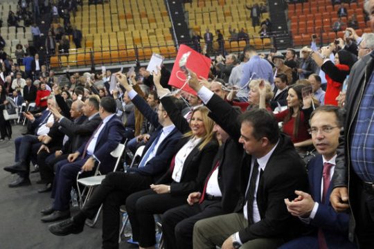 Διαχωρίζουν τη θέση τουςαπό τους διακριτούς ρόλους