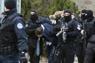 Το Κόσοβο μυρίζει και πάλι μπαρούτι