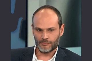 Βγήκαν τα μαχαίρια για τον Κουτεντάκη