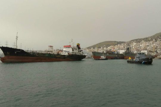 Κενό καυσίμων, επιτέλους, το «Lassea»