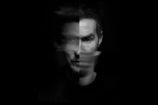 Και μουσικό «ράπισμα» στο Facebook από τους Massive Attack