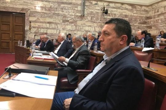 Στην Βουλή ο δήμαρχος Χερσονήσου για τις «γουρούνες»
