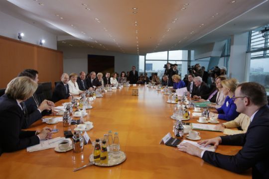 «Πρεμιέρα» με μαζικές απελάσεις