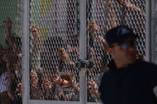 Μυτιλήνη: Το νησί της απελπισίας