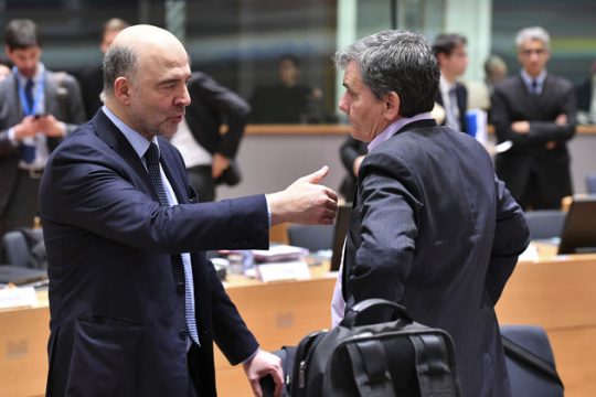 Τηλεδιάσκεψη για τα «αγκάθια» της τελικής αξιολόγησης