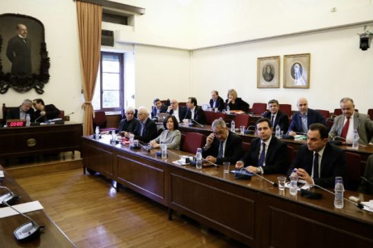 «Τινάζουν στον αέρα» την προανακριτική για τη Novartis