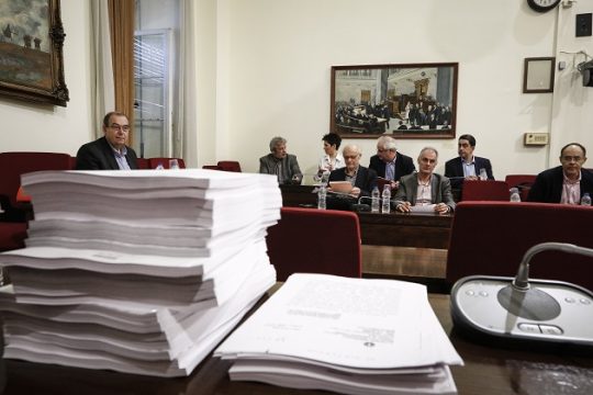 Πολιτικοί και πολίτες είναι ίσοι;
