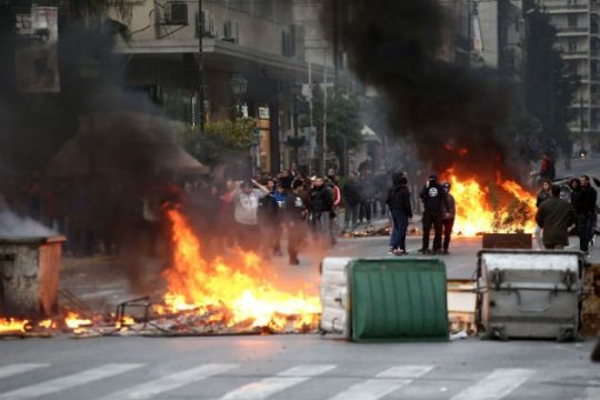 ΣΥΡΙΖΑ: «Οι απειλές δεν θα περάσουν»