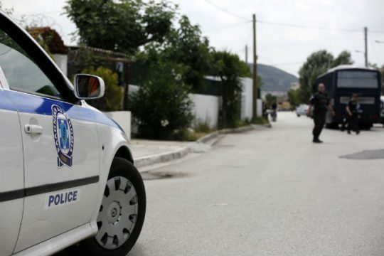 Τραυματισμός 23χρονης από πυροβολισμούς στο Μενίδι