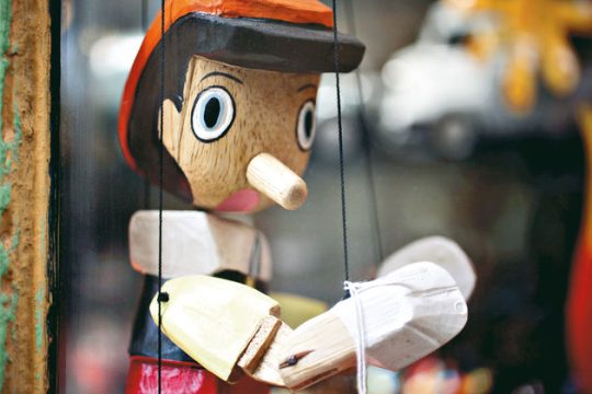 «Ομηρος» του λόμπι όπλων ο Τραμπ