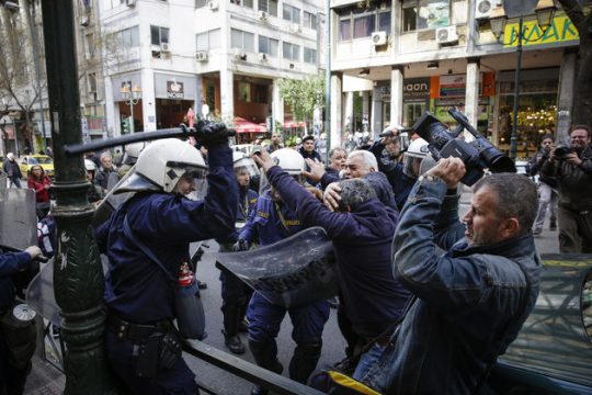 Ξύλο και συλλήψεις για τους πλειστηριασμούς