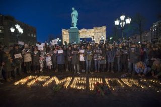 Οργή λαού εντός, στοχοποίηση εκτός