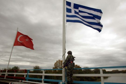 Διπλωματία και πολιτική εντός και εκτός συνόρων