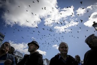 Κοινωνία και αρνητές της εξουσίας