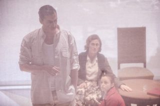 Μια οικογενειακή υπόθεση επί σκηνής