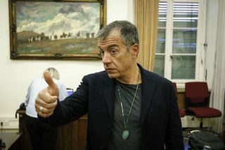 Κοίτα που ο Σταύρος Θεοδωράκης έγινε καλός ξαφνικά (και το ανάποδο)