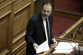 «Σήκωσε τα χέρια»