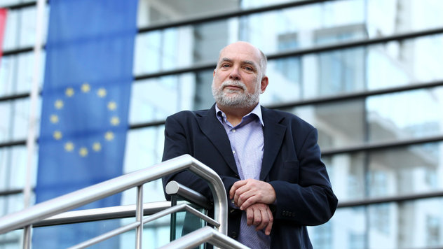 Η μεγάλη των ηλιθίων σχολή