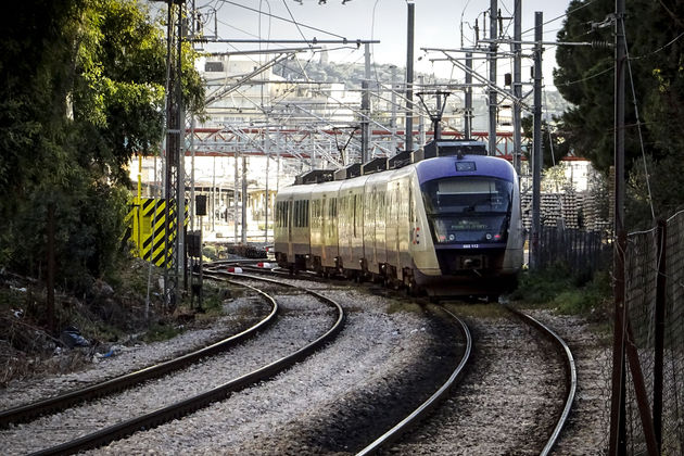 Κατέβασαν 14χρονο από τρένο για 10 λεπτά