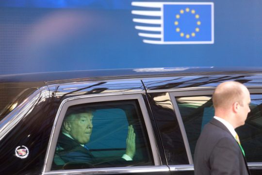 Αντίμετρα στον Τραμπ, αναταραχή στις αγορές