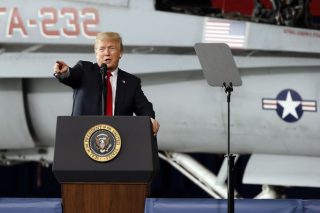 Ντόναλντ Τραμπ, ξανά, κατά FBI και Ρόμπερτ Μιούλερ για το Russia-Gate