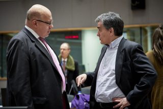Με «βόμβες» στις βαλίτσες έρχεται το ΔΝΤ
