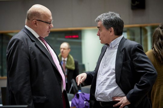 Με «βόμβες» στις βαλίτσες έρχεται το ΔΝΤ