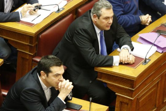 Δοκιμάζει τη συγκυβέρνηση η υπόθεση των δύο στρατιωτικών