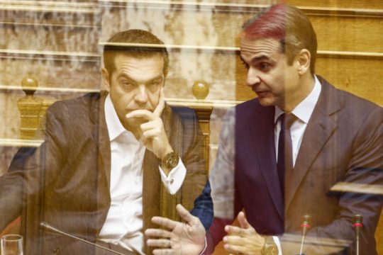 Νέο γύρο αντιπαράθεσης πυροδοτεί η συνταγματική αναθεώρηση