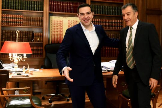Βλέπει Σταύρο, ενοχλεί Φώφη