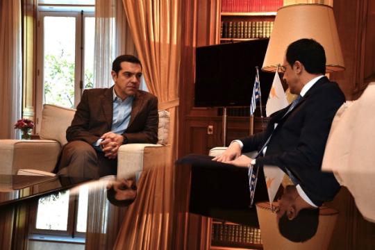 Για τις τουρκικές προκλήσεις μίλησαν Τσίπρας και Χριστουλίδης