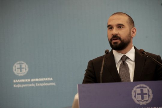 Τζανακόπουλος: Χρωστούν απαντήσεις Σαμαράς και Στουρνάρας