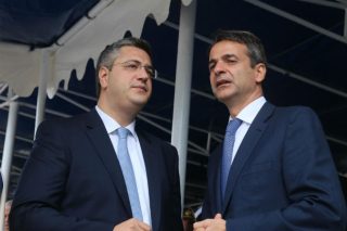 Δυο ξένοι στο ίδιο κόμμα