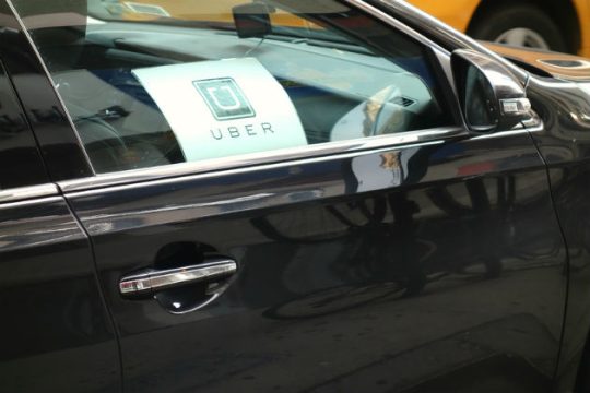 Η Uber φιμώνει τις καταγγέλλουσες βιασμό από οδηγούς της