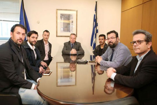 Σε αναμονή των δεσμεύσεων