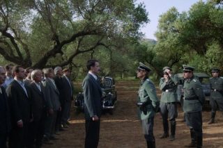 Δυο γυναίκες και στη μέση ο Βούλγαρης