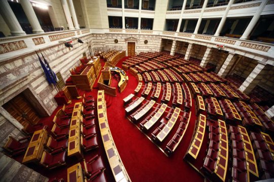 Βολικό «αντίο» με πρόσχημα τη σκευωρία