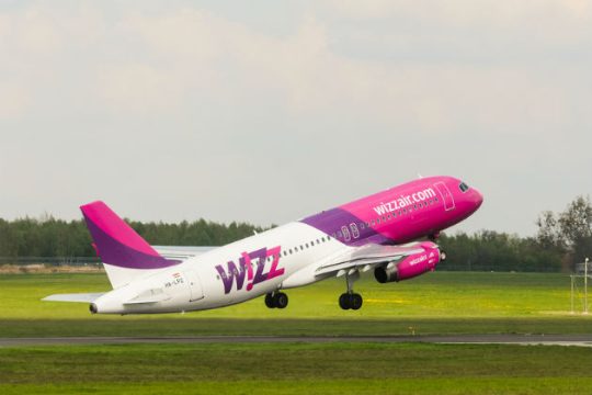 Με προσφορές από 15 ευρώ ξεκινά η Wizz Air