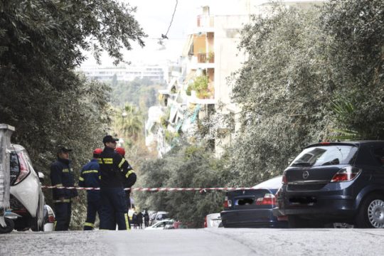 Βρέθηκαν δύο ενεργές χειροβομβίδες στο Παγκράτι