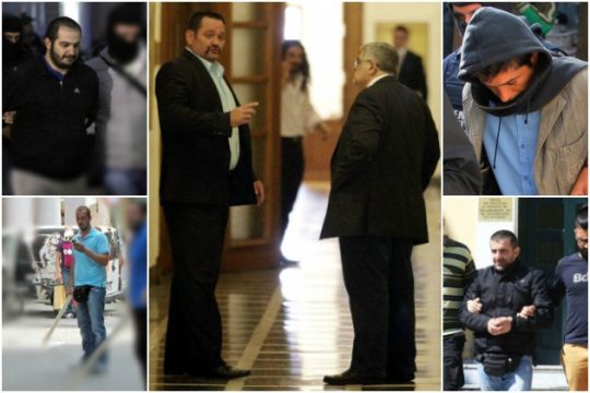 Τους καίνε οι ίδιες οι συνομιλίες τους
